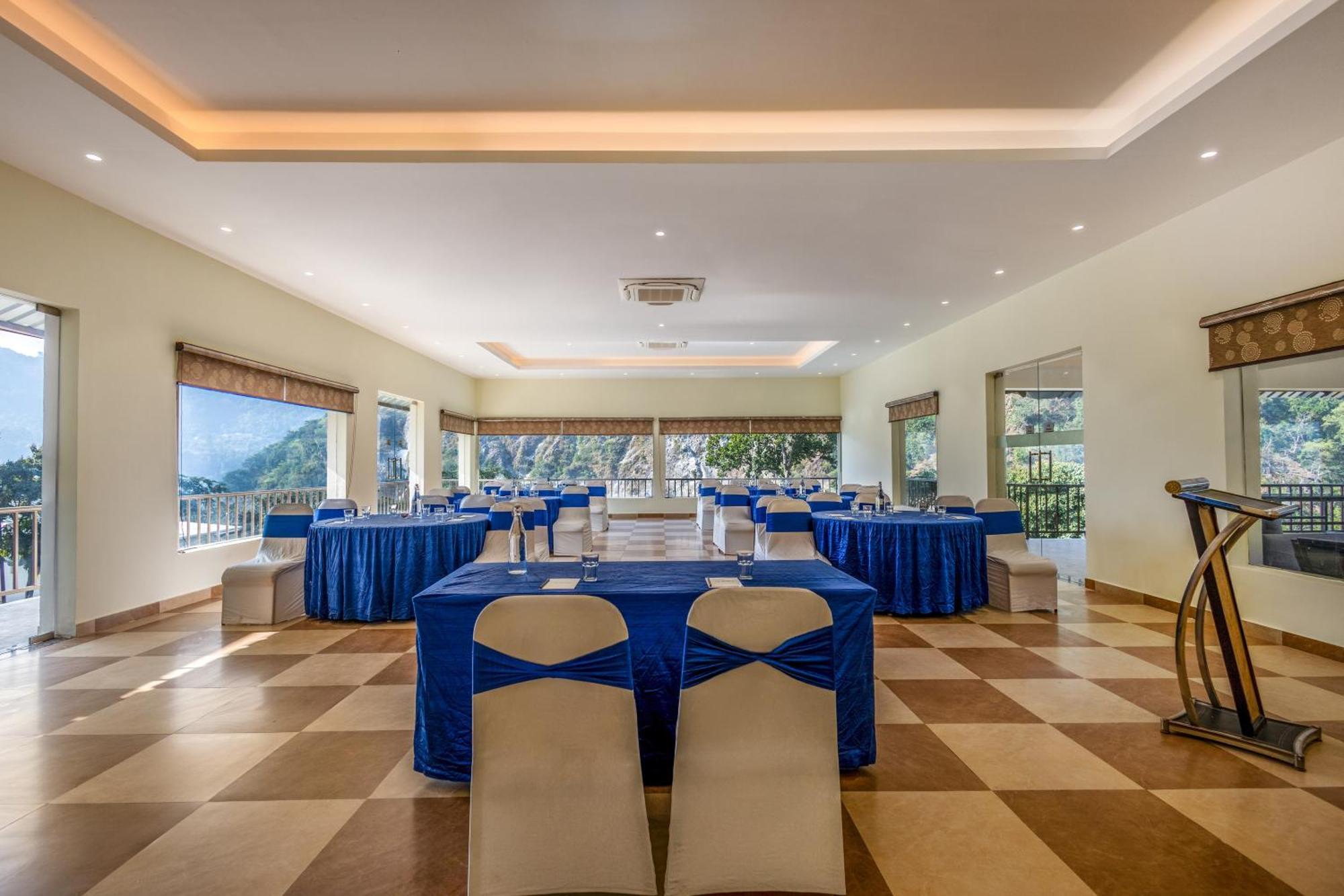 Hotel Sterling Corbett Garjia Zewnętrze zdjęcie
